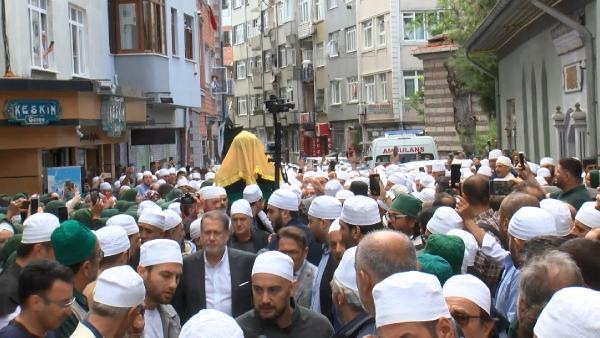 Ömer Tuğrul İnançer'in tabutu Karagümrü'ten Fatih Camii'ne omuzlarda götürüldü