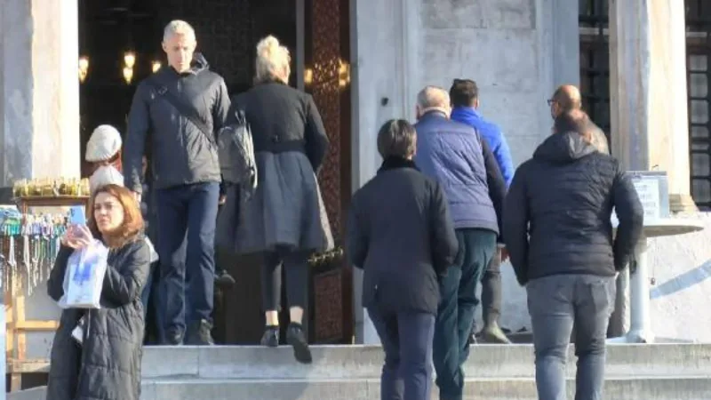 Yeni Camii'ye restorasyon sonrası ziyaretçi akını