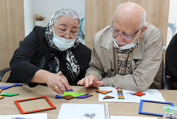 Yaşlılar Kulübü üyeleri yaz boyunca sosyalleşiyor