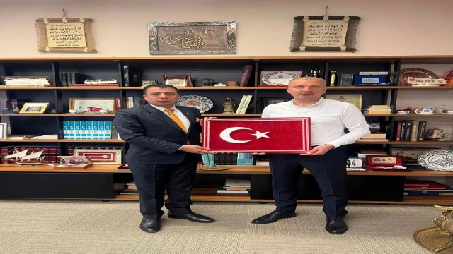 Ekremoğlu, Cumhurbaşkanı Başdanışmanı Oktay Saral ile bir araya geldi