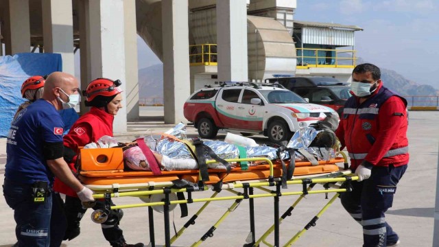 Elazığ’da gerçeği aratmayan deprem ve yangın tatbikatı