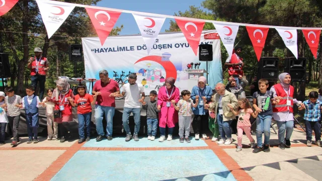 Elazığ’da ’Hayalimle Dönüşen Oyuncak Projesi’nde dereceye girenler ödüllendirildi