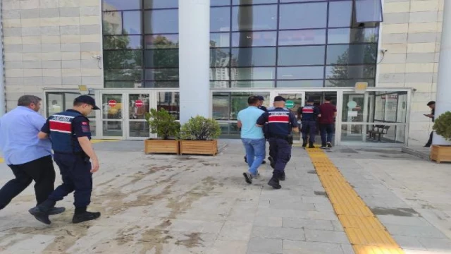 Elazığ’da kaçak kazı yapan 4 kişiye gözaltı