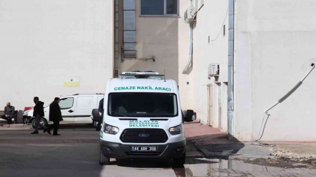 Emekli polis dişçide sıra beklerken hayatını kaybetti