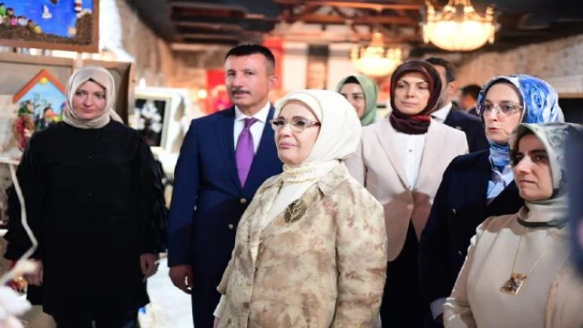 Emine Erdoğan ’Ekolojik Sanat’ sergisini ziyaret etti