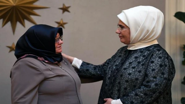 Emine Erdoğan, yaşlı ve engelli yakınlarına bakan ailelerle iftarda buluştu