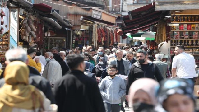 Eminönü’nde bayram hareketliliği 