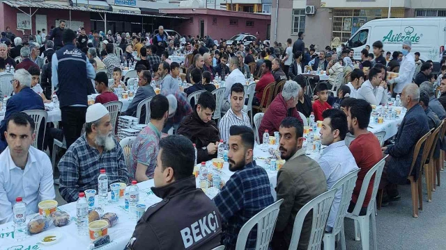 Emniyet mensupları vatandaşlar ile iftarda buluştu