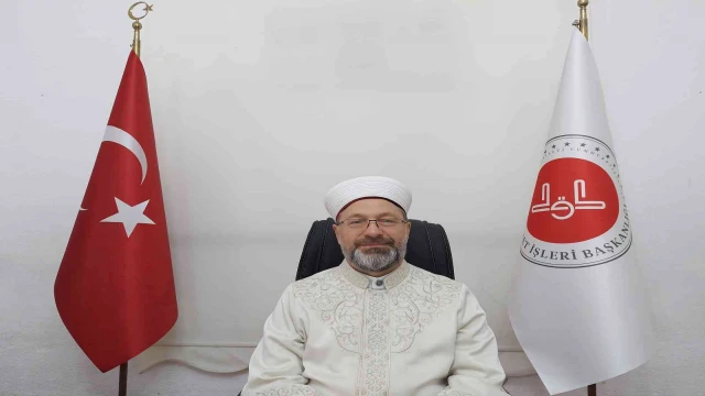 Erbaş: “Müfredatı, insan yetiştirme idealiyle belirlemeliyiz”