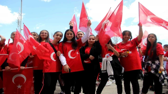 Erzurum’da pandemiden sonra 19 Mayıs büyük coşkuyla kutlandı