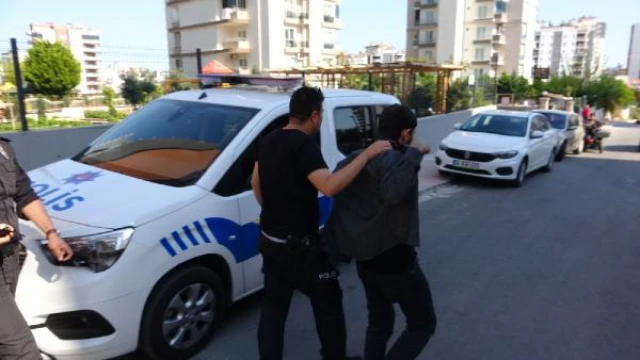 Eşinin evde rehin aldığı Beyza’yı komşuların çağırdığı polis kurtardı