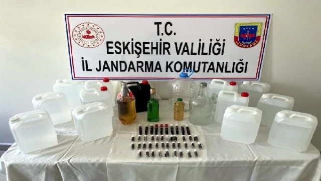 Eskişehir’de 30 litre sahte içki ele geçirildi (2)