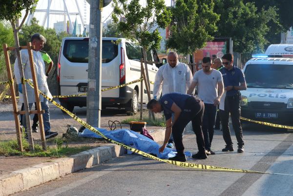 Direğe çarpan motosikletin sürücüsü öğretmen öldü