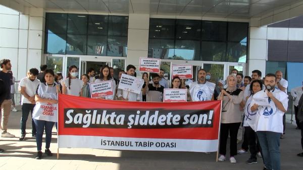 Sağlık çalışanlarından 'şiddet' protestosu