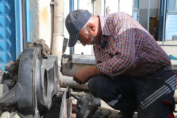 Çocukluğunun otomobili 'vosvos'a hayat veriyor