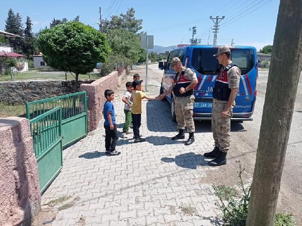 81 ilde okul çevreleri ve servis araçlarına yoğun denetim; 56 kayıp çocuk da bulundu