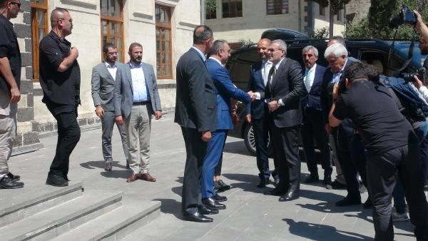 AK Parti'li Mahir Ünal, Kilis'te esnafı ziyaret etti