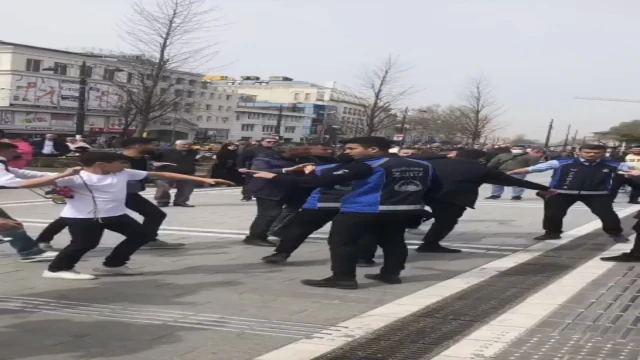 Fatih’te zabıta ve seyyar satıcılar arasında kavga