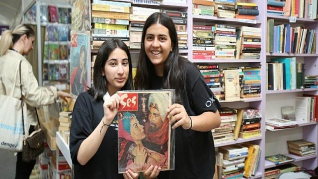 Fatma Girik, Kocaeli Kitap Fuarı’nda yaşıyor