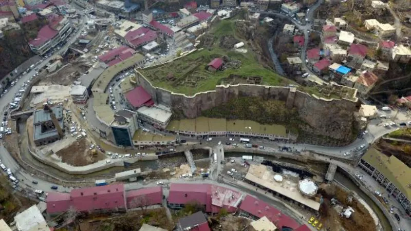 Bitlis'te restorasyonu yapılan tarihi mekanlarda sona gelindi