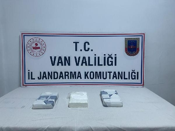 Çantasından 3 kilo kokain çıktı, tutuklandı