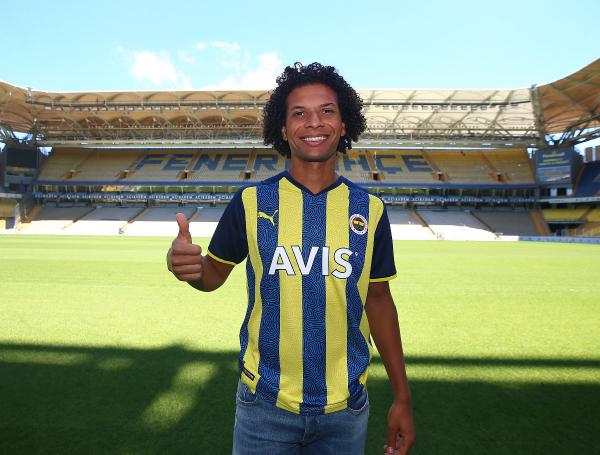 Fenerbahçe, Willian Arao ile 2+1 yıllık sözleşme imzaladı