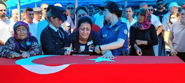 Mardin'deki kazada şehit olan polis, Çanakkale'de son yolculuğa uğurlandı