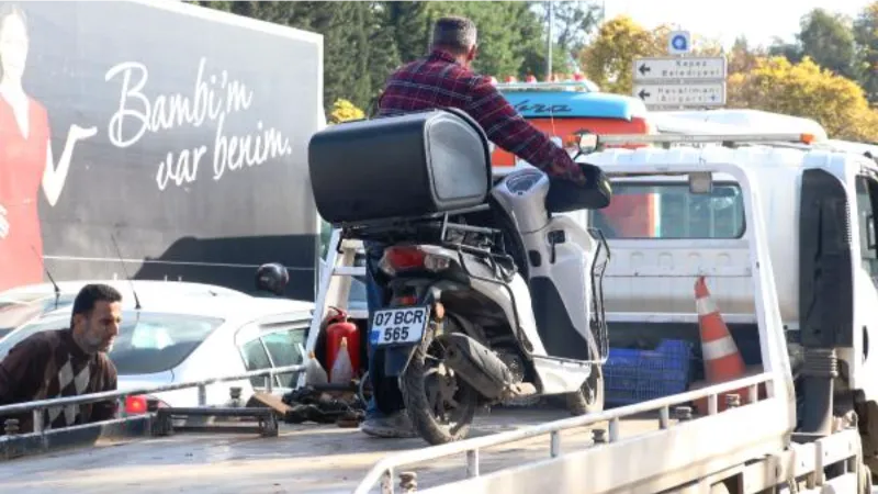 Motokurye, belge isteyen 3 polisi ve 1 kişiyi darbetti