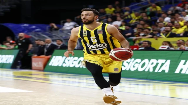 Fenerbahçe Beko, İsmet Akpınar’ın sözleşmesini uzattı