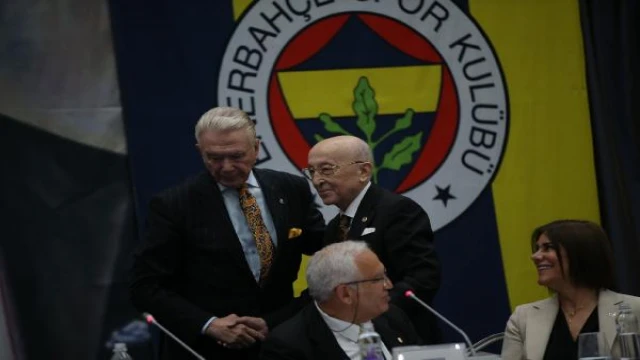 Fenerbahçe Kulübü Yüksek Divan Kurulu toplantısında gerginlik