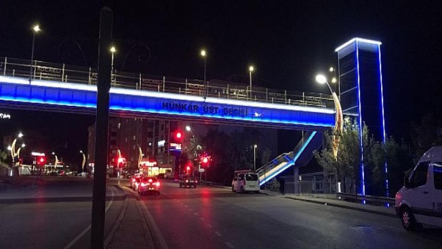 Gebze’nin üst geçitlerine görsel aydınlatma