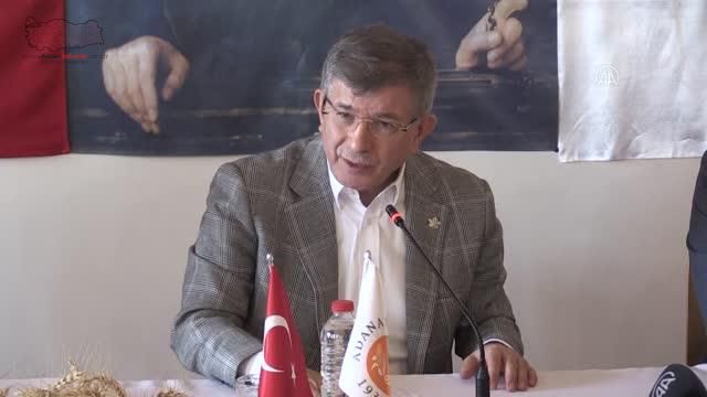 Gelecek Partisi Genel Başkanı Davutoğlu, Adana'da çiftçileri ziyaret etti