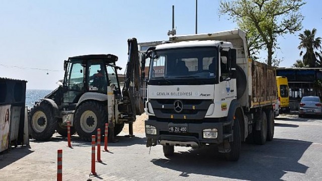 Gemlik’te hizmetler dört koldan sürüyor