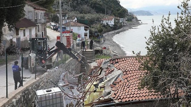 Gemlik’te kaçak bina operasyonu