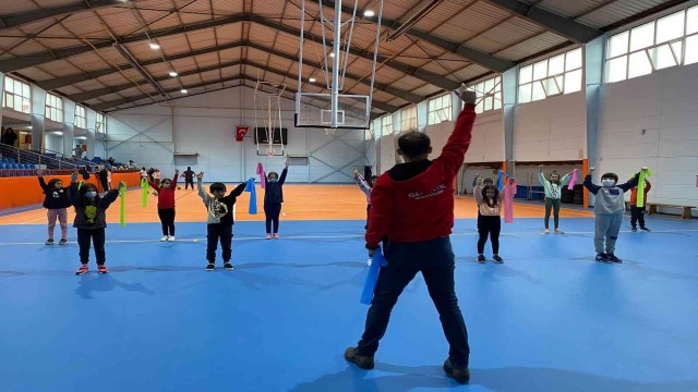 Gençlerin merakı okçuluk Akçakoca’da başladı