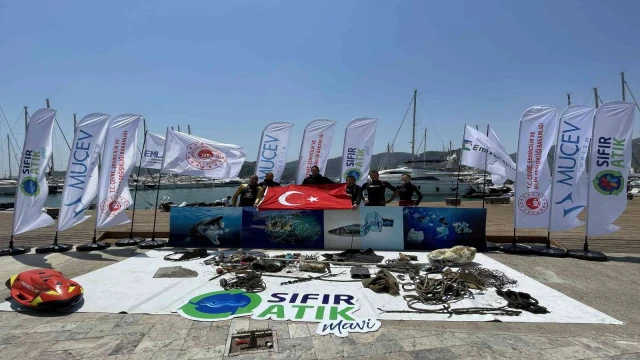 Göcek’te deniz dibi temizliği yapıldı