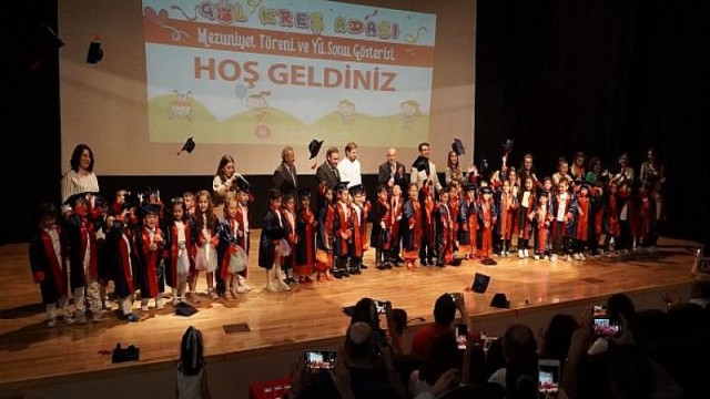 Gül Kreş Adası’nın Minikleri Mezun Oldu