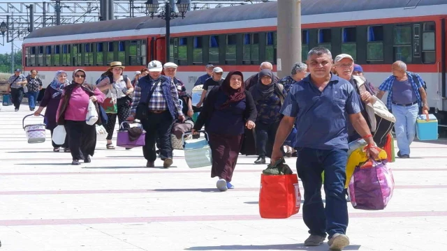 Gurbetçiler akın akın gelmeye başladı