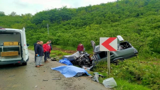 Hastane yolunda kaza; baba öldü, kızı ağır yaralı