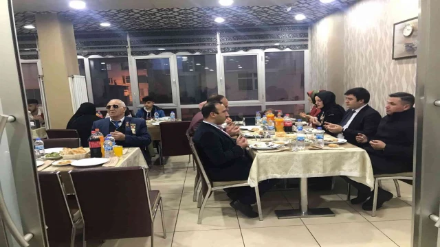 Horasan’da şehit ve gazi ailelerine iftar yemeği verildi