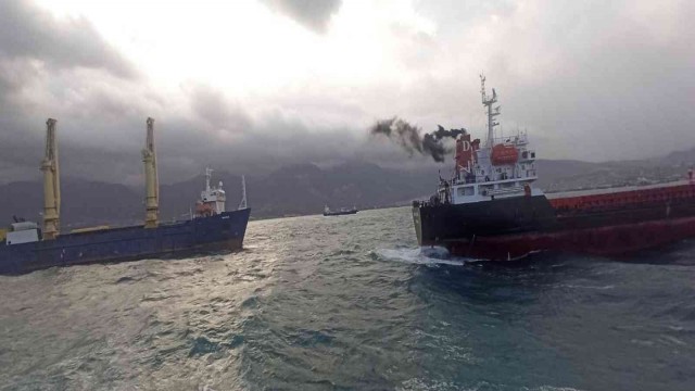 İskenderun Körfezi’nde iki gemi çarpıştı