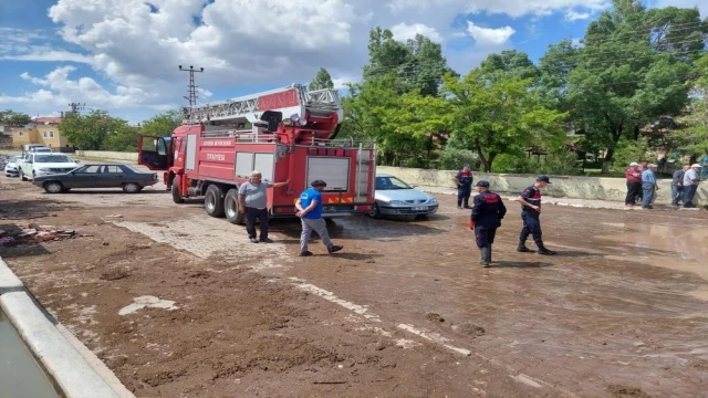 İtfaiye ekipleri 25 su baskınına müdahale etti