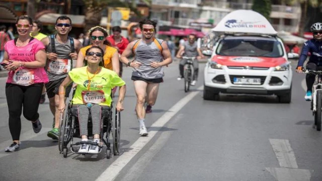 İzmir, ”İyilik” için koşuyor