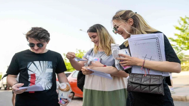 İzmir’de gençlere sürpriz