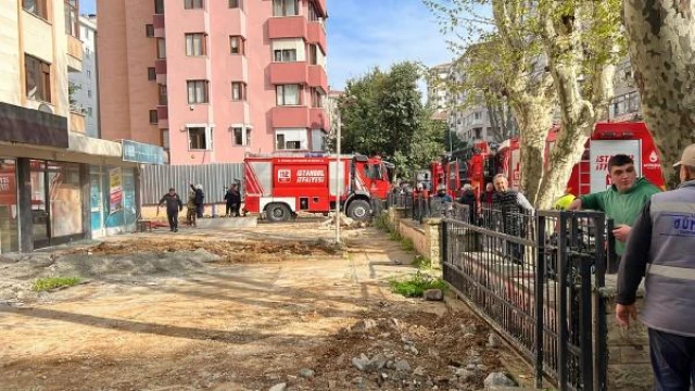 Kadıköy’de 11 katlı binanın çatısı yandı