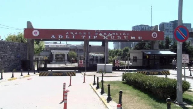 Kadıköy’de ölü bulunan diş hekiminin cenazesi Adli Tıp Kurumu’ndan alındı