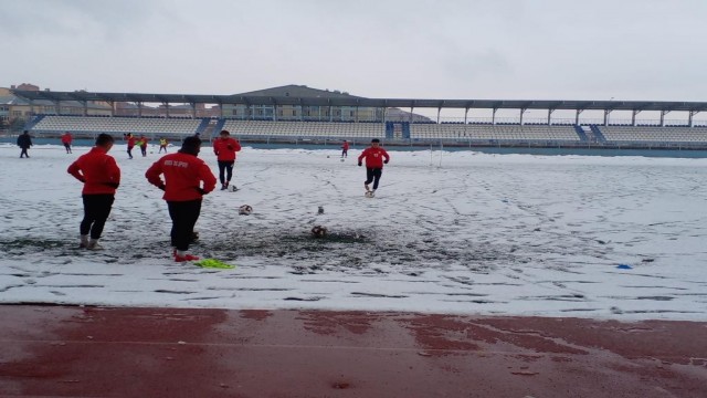 Kars 36 Spor Artvin Çoruh karşılaşması hazırlıklarını sürdürüyor