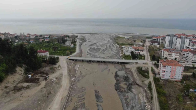 Kastamonu’da heyelanlı bölgede bulunan 16 binanın yıkımı devam ediyor