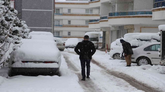 Kastamonu’da kar nedeniyle okullar tatil edildi