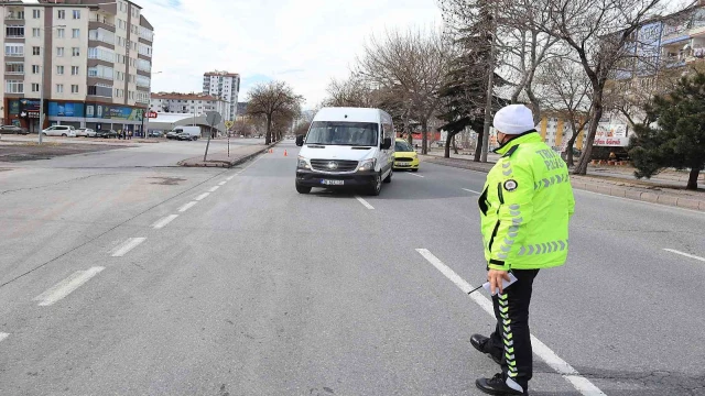 Kayseri’de 14 bin 995 araca para cezası uygulandı